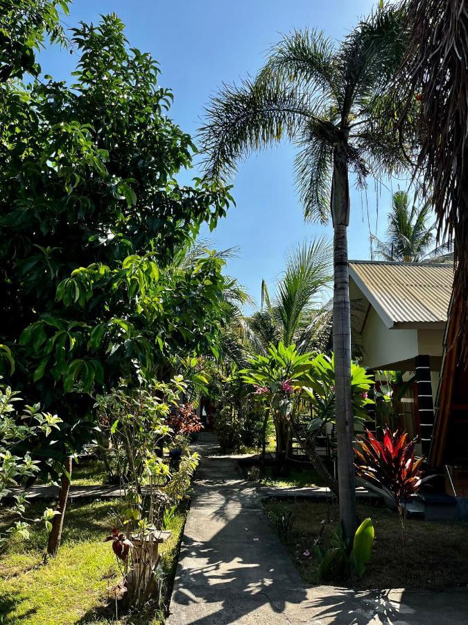 Florine'S Garden Hotel Gili Air Exterior foto
