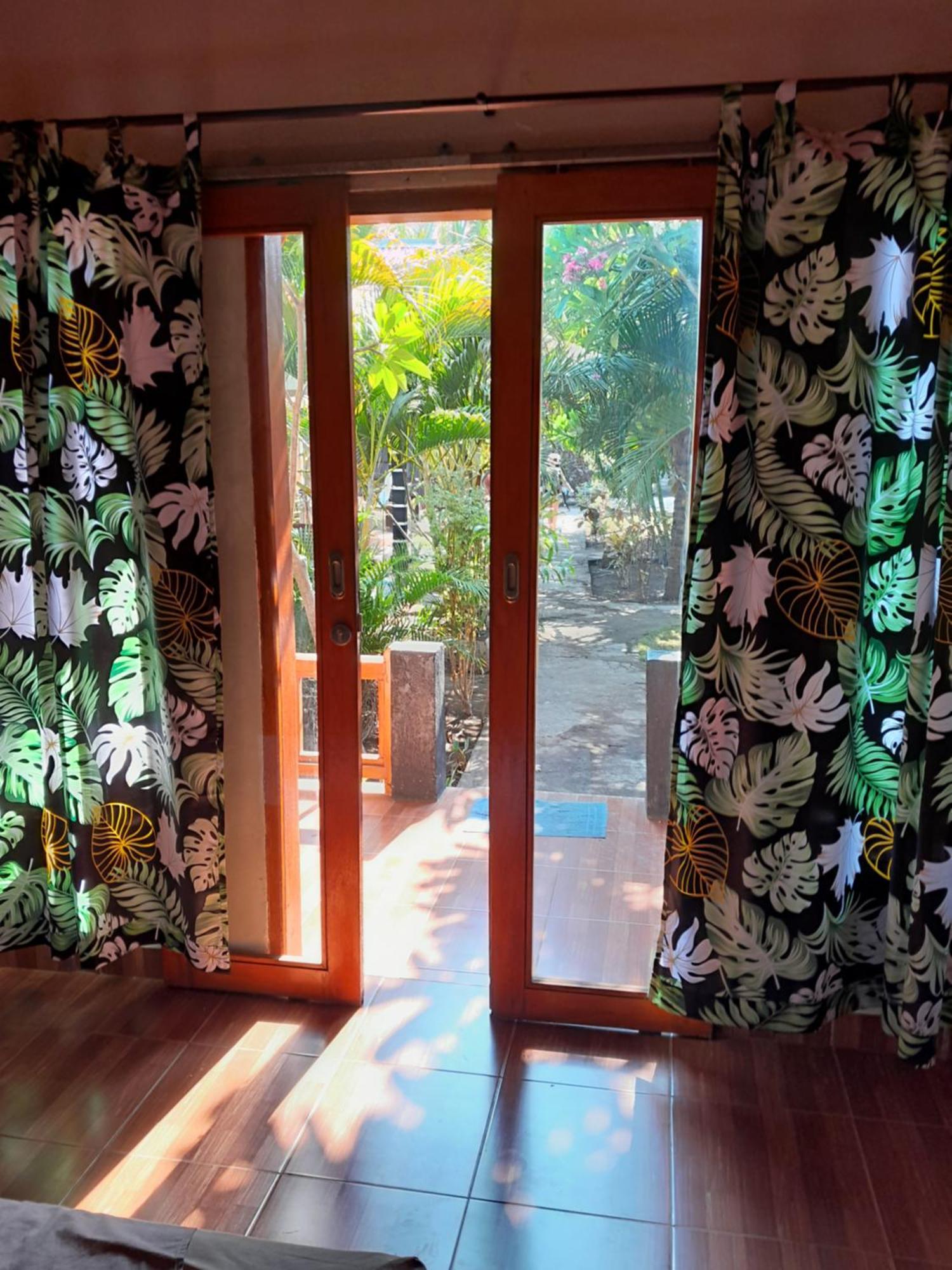 Florine'S Garden Hotel Gili Air Exterior foto